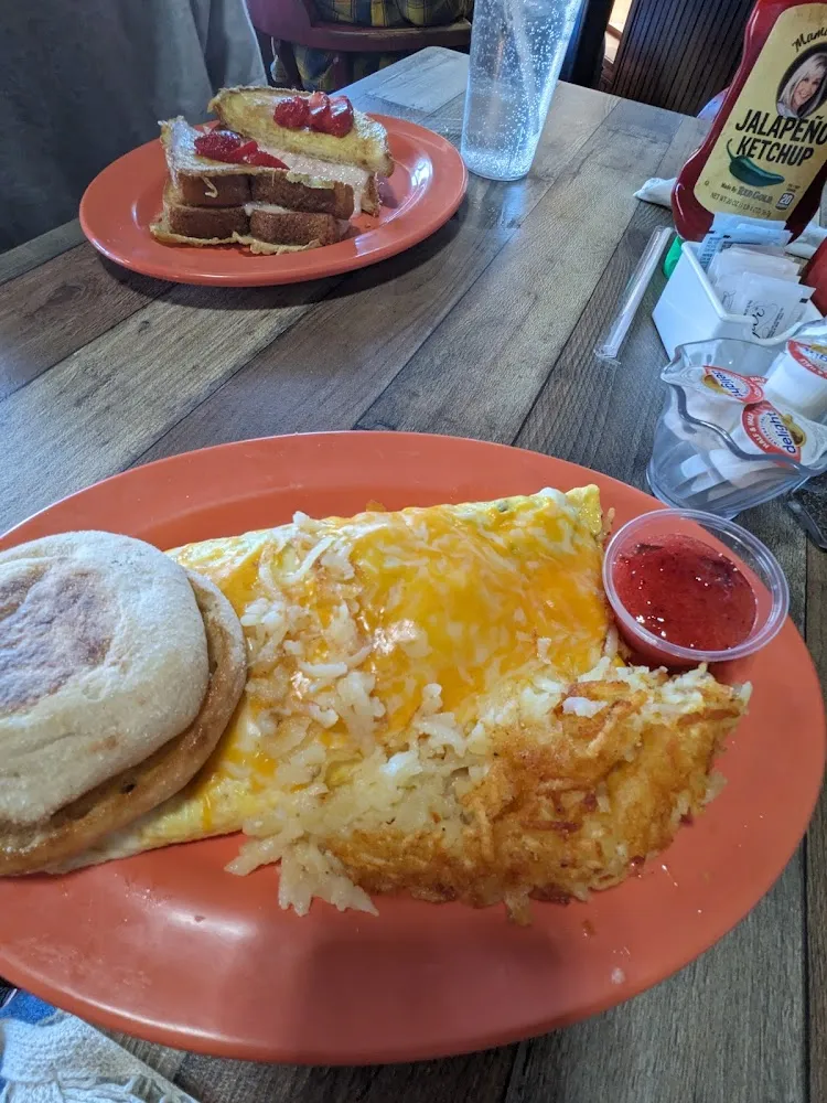 Scramble Omelette with Hash Browns